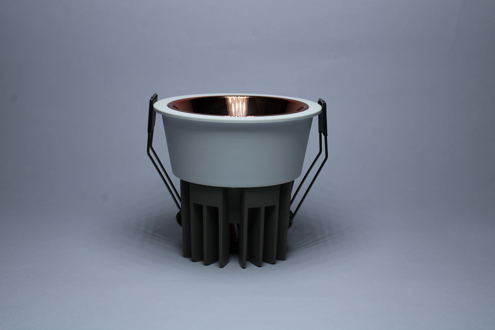 WHITE DELTA DEEP REFLECTOR SIDE